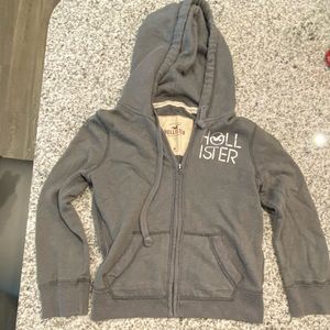 Hollister zip up hoodie with 3/4 length sleeves